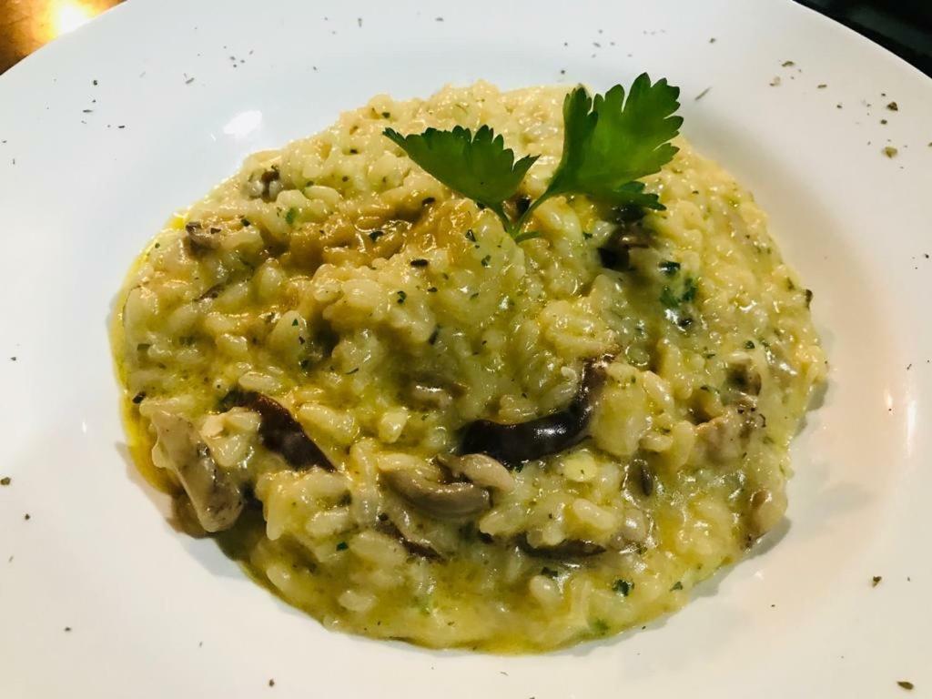 A Mi Manera Bistro, Pousada e Cervejaria Artesanal! Brumadinho Exterior foto